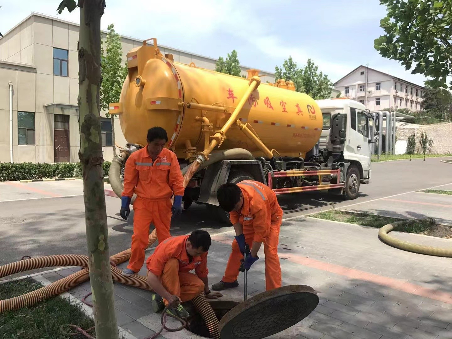 黄州化粪池清理与5-8吨吸粪车施工效率分析